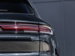 Porsche Cayenne Base AWD 2026