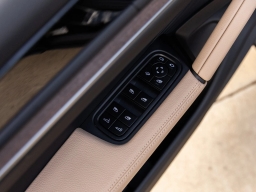 Porsche Cayenne Base AWD 2026