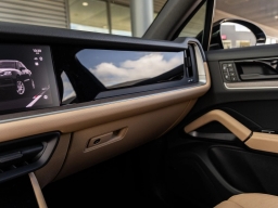 Porsche Cayenne Base AWD 2026