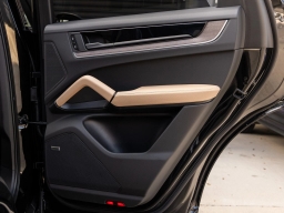 Porsche Cayenne Base AWD 2026