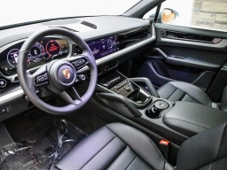 Porsche Cayenne Base AWD 2026