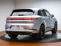 Porsche Cayenne Base AWD 2026