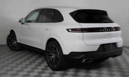 Porsche Cayenne Base AWD 2026