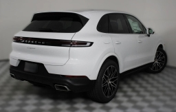 Porsche Cayenne Base AWD 2026
