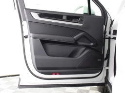 Porsche Cayenne Base AWD 2026