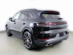 Porsche Cayenne Base AWD 2026