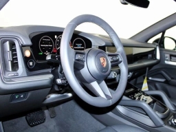 Porsche Cayenne Base AWD 2026