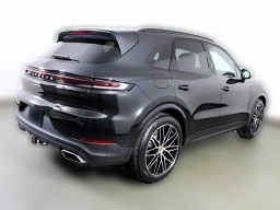 Porsche Cayenne Base AWD 2026