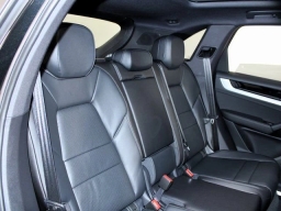 Porsche Cayenne Base AWD 2026