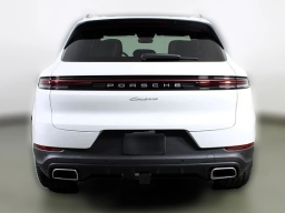 Porsche Cayenne Base AWD 2026