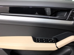 Porsche Cayenne Base AWD 2026