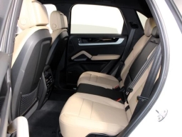 Porsche Cayenne Base AWD 2026