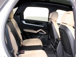 Porsche Cayenne Base AWD 2026