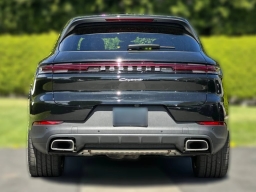 Porsche Cayenne Base AWD 2026