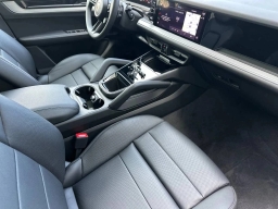 Porsche Cayenne Base AWD 2026