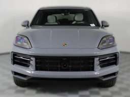 Porsche Cayenne Base AWD 2026