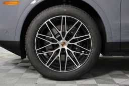 Porsche Cayenne Base AWD 2026