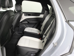 Porsche Cayenne Base AWD 2026