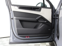 Porsche Cayenne Base AWD 2026