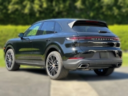 Porsche Cayenne Base AWD 2026