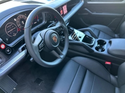 Porsche Cayenne Base AWD 2026