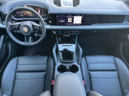 Porsche Cayenne Base AWD 2026