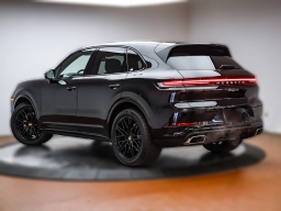 Porsche Cayenne Base AWD 2026