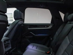 Porsche Cayenne Base AWD 2026