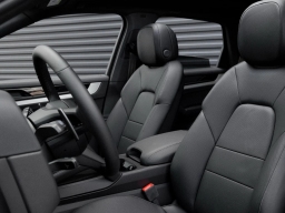 Porsche Cayenne Base AWD 2025