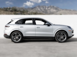 Porsche Cayenne Base AWD 2025