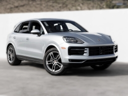 Porsche Cayenne Base AWD 2025