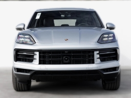 Porsche Cayenne Base AWD 2025