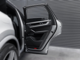 Porsche Cayenne Base AWD 2025