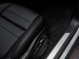 Porsche Cayenne Base AWD 2025