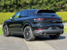 Porsche Cayenne Base AWD 2026