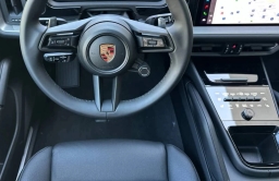 Porsche Cayenne Base AWD 2026