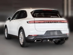 Porsche Cayenne Base AWD 2026