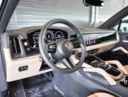 Porsche Cayenne Base AWD 2026