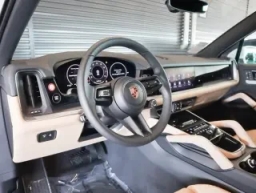 Porsche Cayenne Base AWD 2026