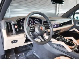 Porsche Cayenne Base AWD 2026