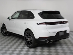 Porsche Cayenne Base AWD 2026