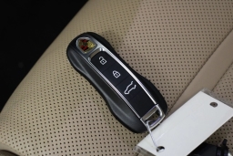 Porsche Cayenne Base AWD 2026