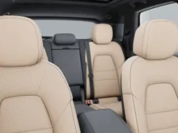 Porsche Cayenne Base AWD 2026