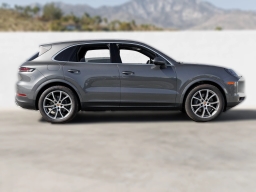 Porsche Cayenne Base AWD 2025