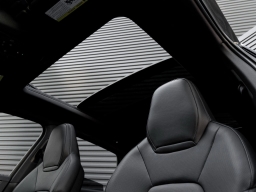 Porsche Cayenne Base AWD 2025