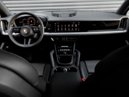 Porsche Cayenne Base AWD 2025