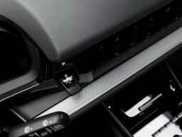 Porsche Cayenne Base AWD 2025