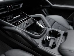 Porsche Cayenne Base AWD 2025