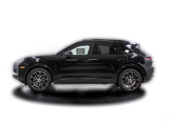 Porsche Cayenne Base AWD 2026