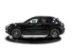 Porsche Cayenne Base AWD 2026